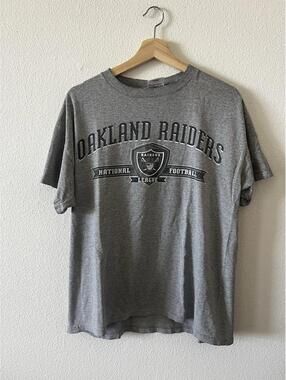 Vintage Oakland Las Vegas Raiders NFL Gray Team Logo T-Shirt Adult Size L